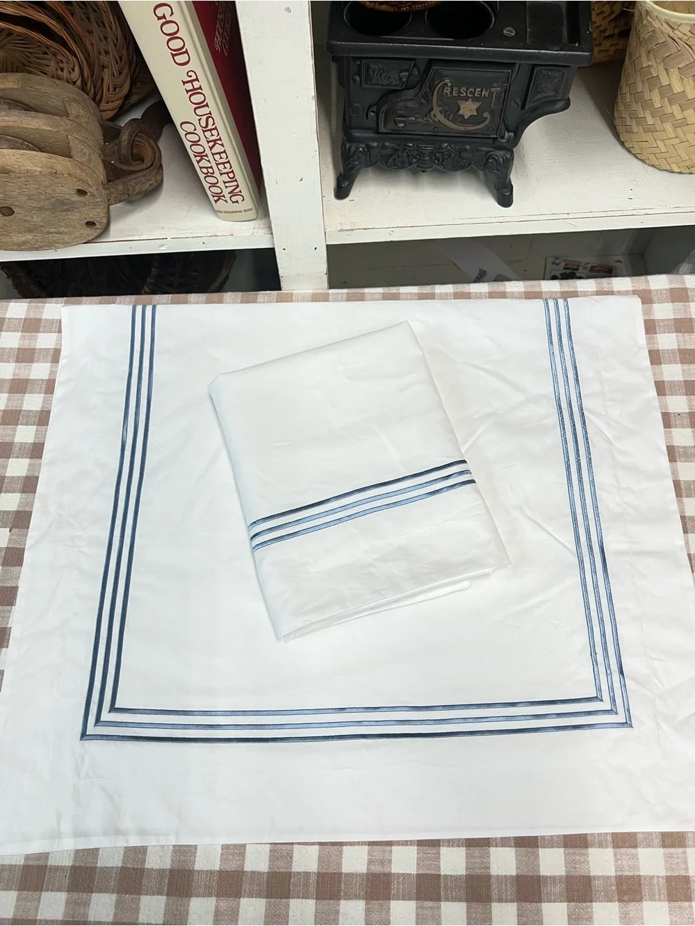 Pottery Barn grand pillow shams set of 2 blue embroidered bedding